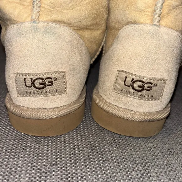UGG tan brown boots with fuzz liner, size 5