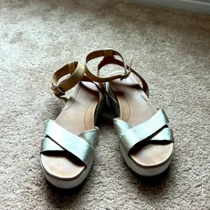 UGG Tipton Metallic Platform Sandals