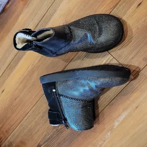 Ugg youth boots sz 3