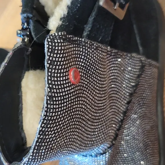 Ugg youth boots sz 3