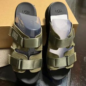 UGGS Hunter Green platform sandals Women Size 12 (New)