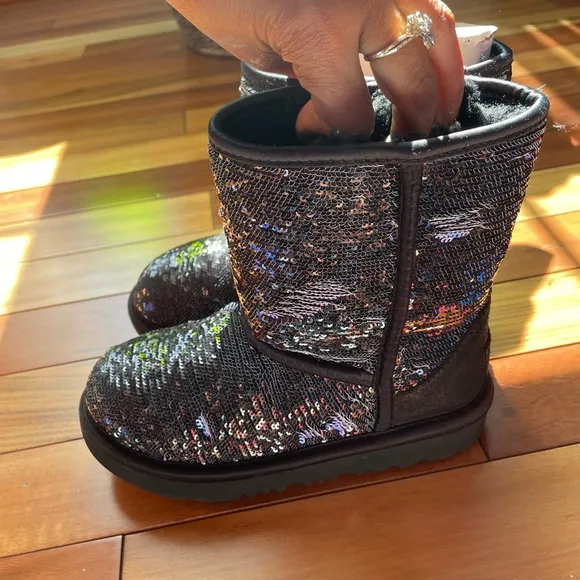 Uggs sz 13 never worn