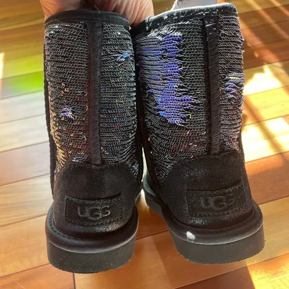 Uggs sz 13 never worn