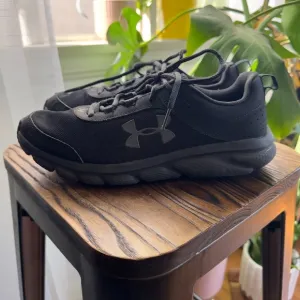 Under Armour Charged Assert Running Shoes Athletic Gym Black Mens Size
