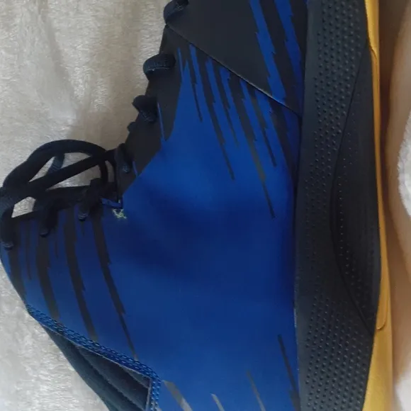 Under Armour Jet Mid Top Basketball Shoes Men’s size 13