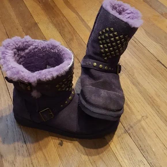 Unique  UGG Bailey Buckle boots size 5