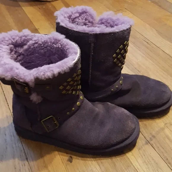 Unique  UGG Bailey Buckle boots size 5