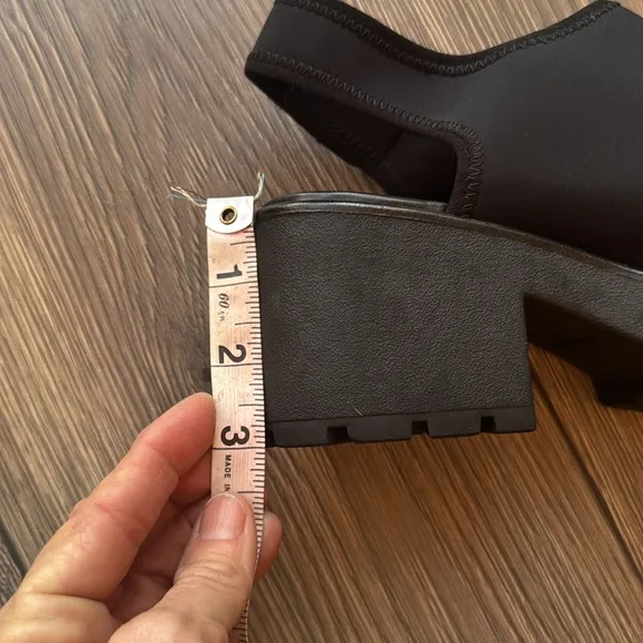 Vagabond size 8 black lug sole sling back chunky sandals neoprene