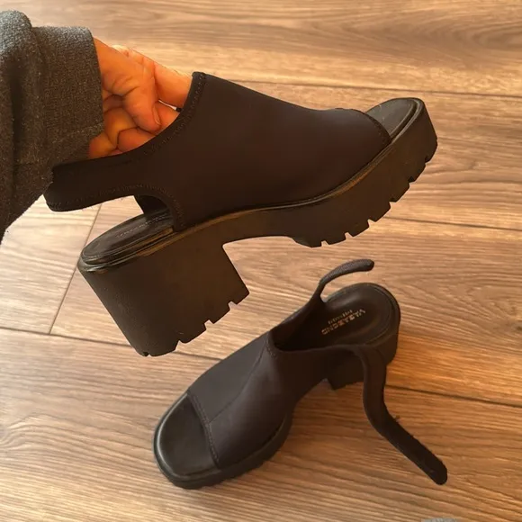 Vagabond size 8 black lug sole sling back chunky sandals neoprene