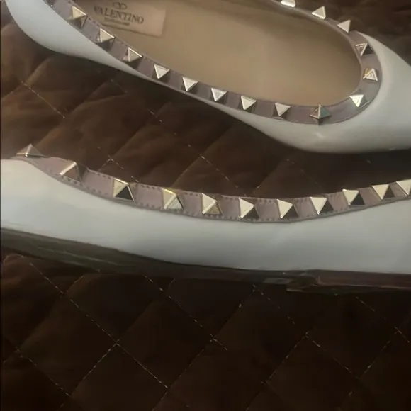Valentino White Rockstud Flats