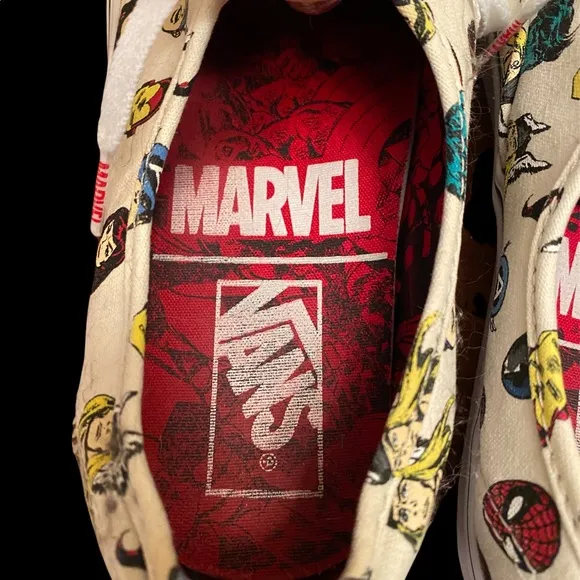 VANS Authentic Marvel Head Sneakers