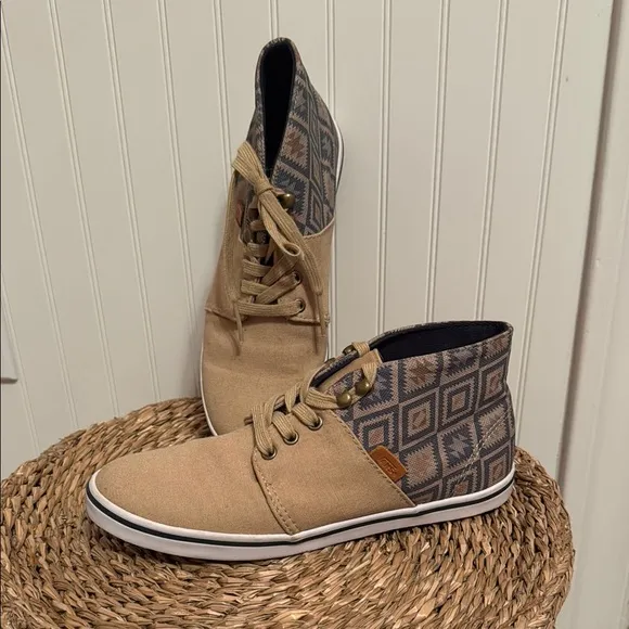 Vans Camryn Slim Native Taose Taupe Womens Mid Top Skate Shoes Sneakers Size 7