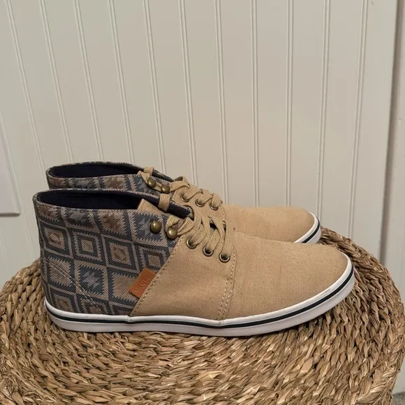 Vans Camryn Slim Native Taose Taupe Womens Mid Top Skate Shoes Sneakers Size 7