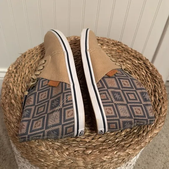 Vans Camryn Slim Native Taose Taupe Womens Mid Top Skate Shoes Sneakers Size 7