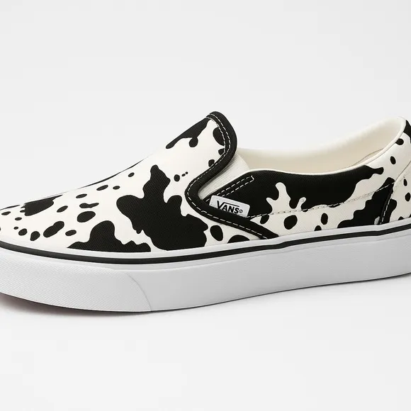 Van's Customs Classic Cow Print Slip-On Shoe NEW No Tags men's 7, Women's 8.5