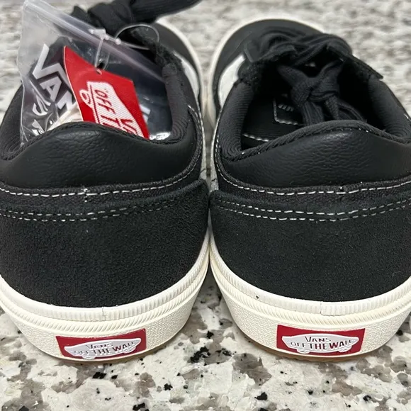 VANS GILBERT CROCKETT in RAVEN/MARSHMALLOW