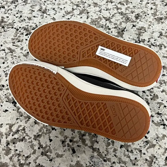 VANS GILBERT CROCKETT in RAVEN/MARSHMALLOW