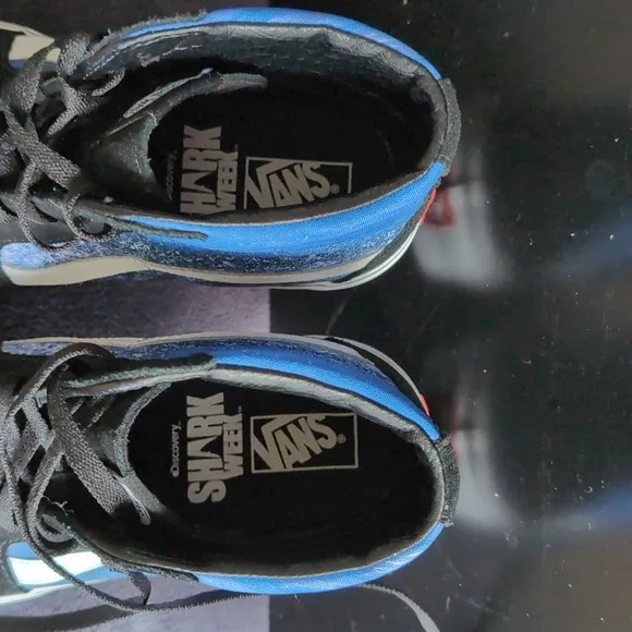 Vans men's size 9.5 (women's 11) &quot;Shark Week&quot; 2019