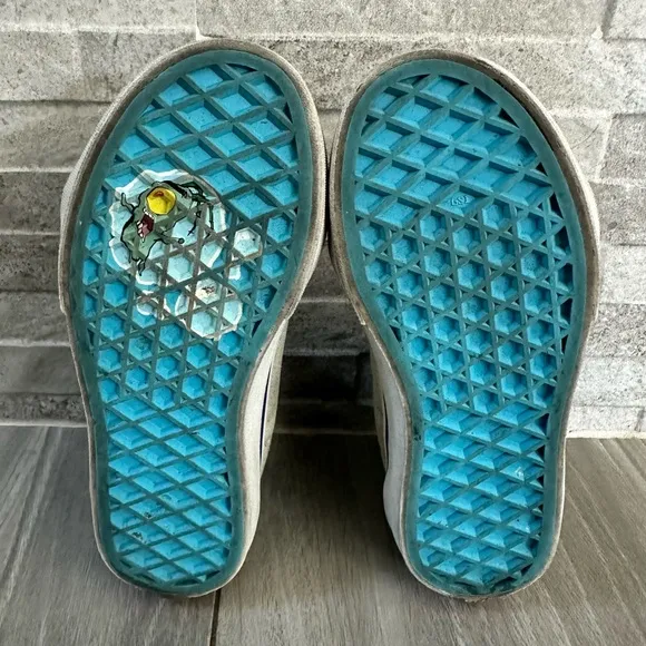 VANS X SpongeBob Sk8-Hi Kid's Limited-Edition- Blue and White- Size 11.5C