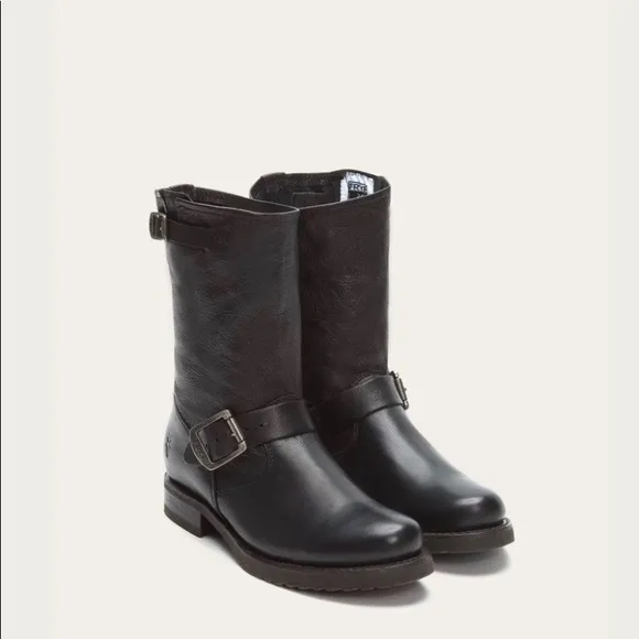 Veronica Shortie sloutchy leather boots