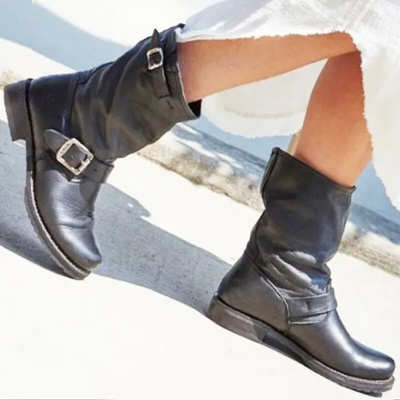 Veronica Shortie sloutchy leather boots