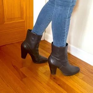 Via Spiga Dark Brown boots