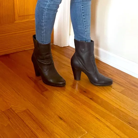 Via Spiga Dark Brown boots