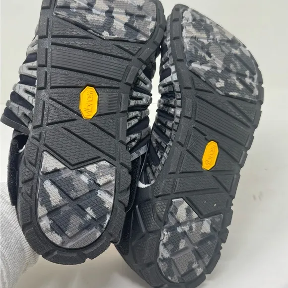Vibram Furoshiki Evo 20WAE01 Womens Black Canvas Lifestyle Sneakers Shoes