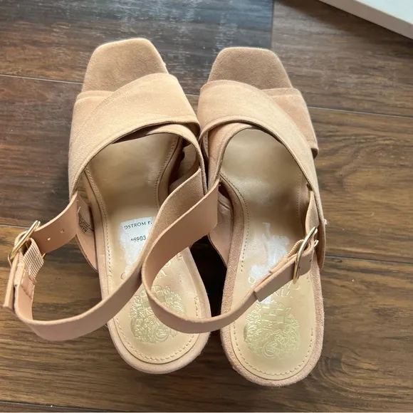 Vince Camuto Jeneyva Platform Sandals NWOT