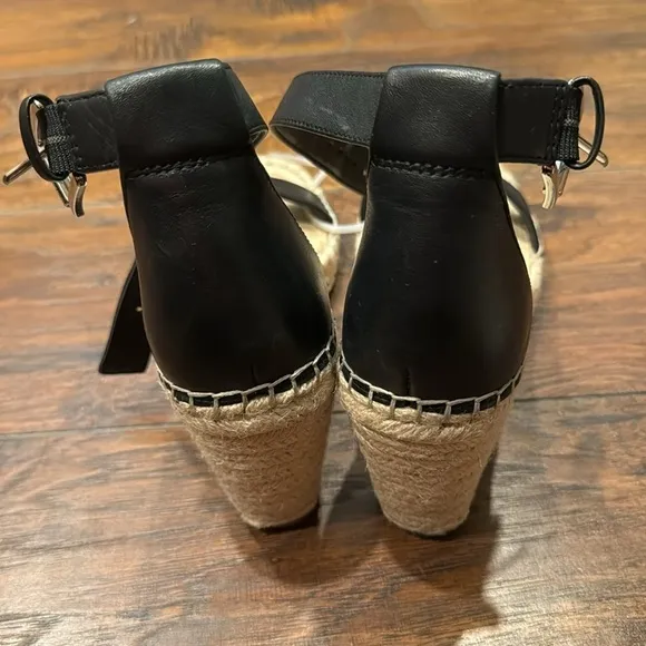 Vince Camuto Meddrina Ankle Strap Sandal  - Size 8M/39