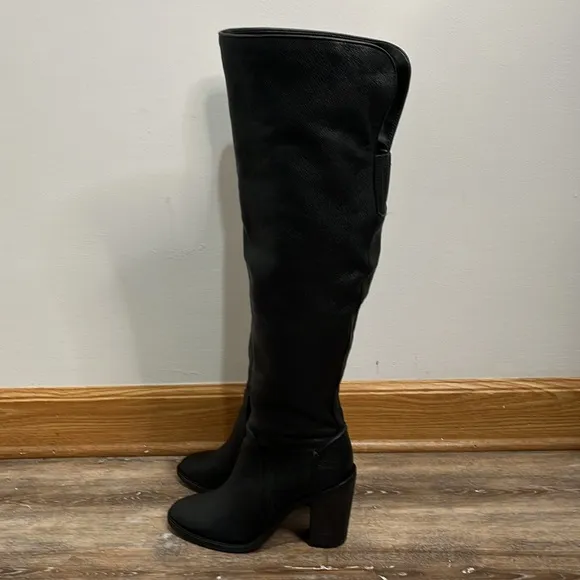 Vince Camuto Melaya Over-the-Knee Women's Boots Black Pebbled Leather Size 8.5