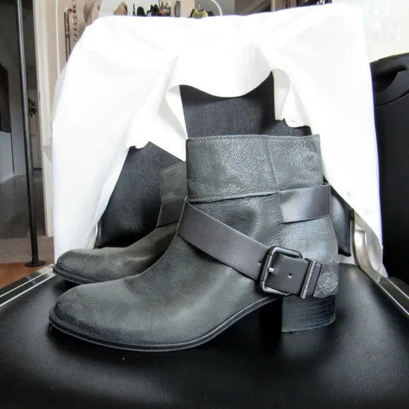 VINCE CAMUTO Moto Ankle Boots Leather Chelsea Boot in Charcoal Grey Size-10