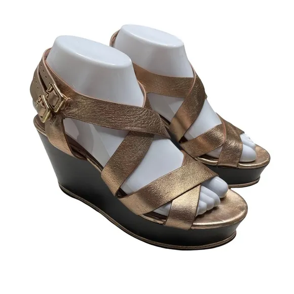 Vince Camuto wedge Size 6 B