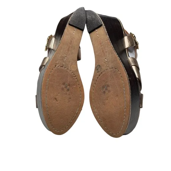 Vince Camuto wedge Size 6 B