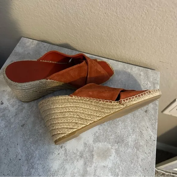 Vince Gaelan Wedge Espadrille Sandal Red Clay Sz 8.5  Retail $350
