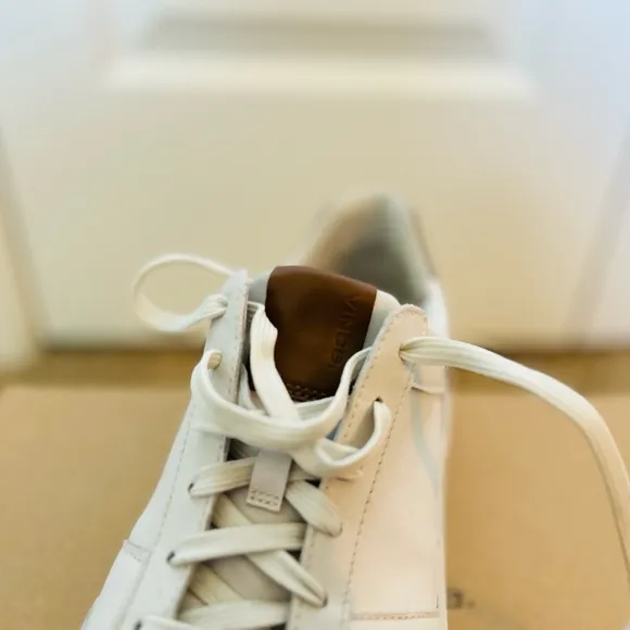Vince White and Tan Men's Shoes (Worn once!)