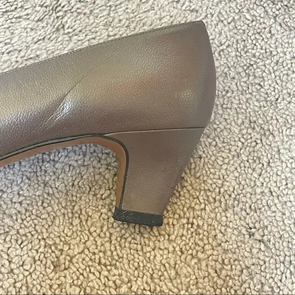 Vintage California Magdesians Metallic Pewter Leather Pumps Chunky Gold Buckle 8