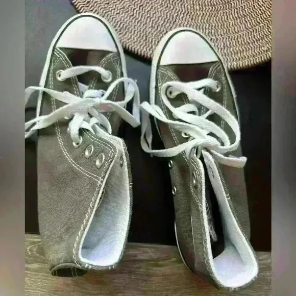 Vintage Converse Shoes Chuck Taylor All Star High Top