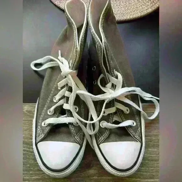 Vintage Converse Shoes Chuck Taylor All Star High Top