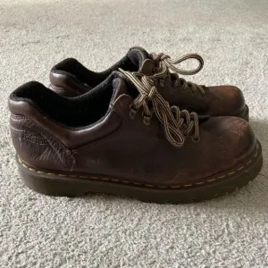 Vintage dr. martens 10938 brown leather chunky Oxford lace up shoe low boot