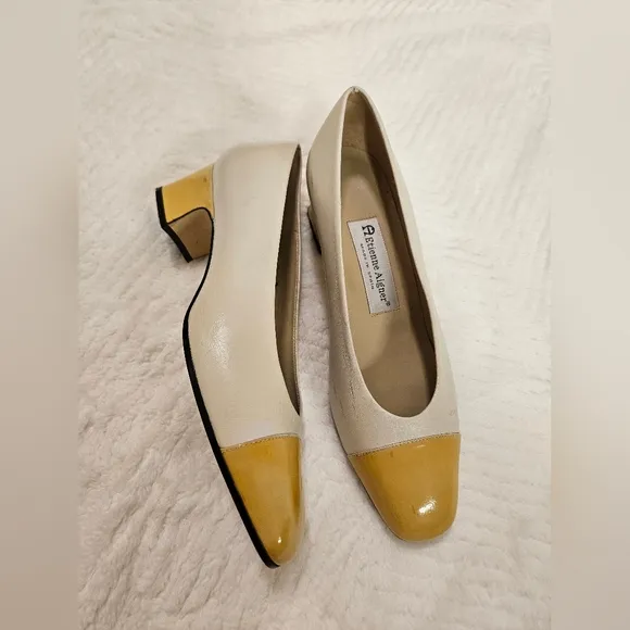 Vintage Etienne Aigner Leather Cap Toe Pump Shoes Heel  Yellow,Cream Size 7