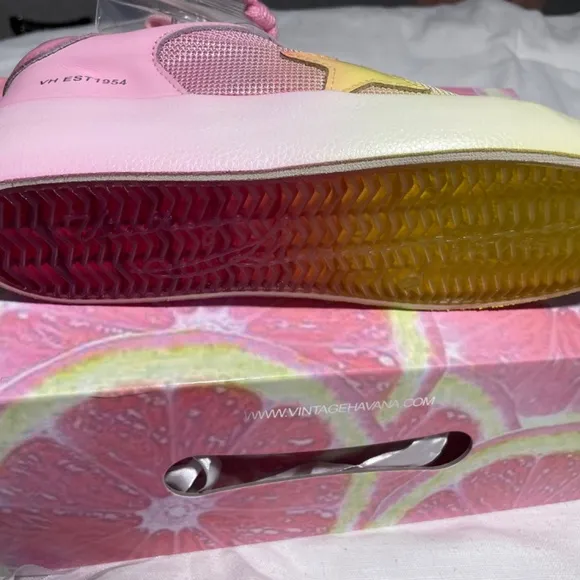 Vintage Havana NWT Size 8 Pink and Yellow Sneakers
