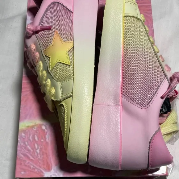 Vintage Havana NWT Size 8 Pink and Yellow Sneakers