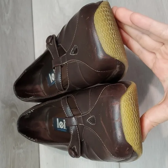 Vintage L.E.I Womens Jennefer Y2K Leather Mary Jane Wedge Clogs shoes sz 9