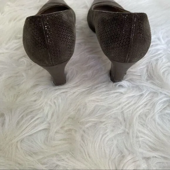 Vintage Salvatore Ferragamo Embossed Leather Spectator Pumps
