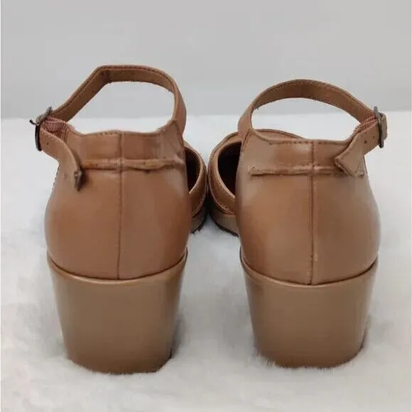 Vintage tan Y2K Leather wedge mary Janes.