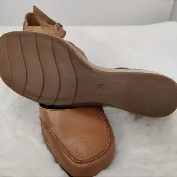 Vintage tan Y2K Leather wedge mary Janes.