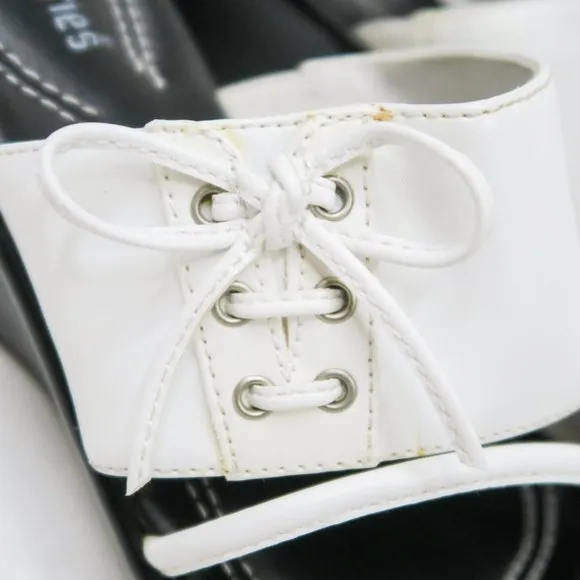 Vintage Y2K No Boundaries Cyndi White and Black Lace Platform Wedge Toe Sandals