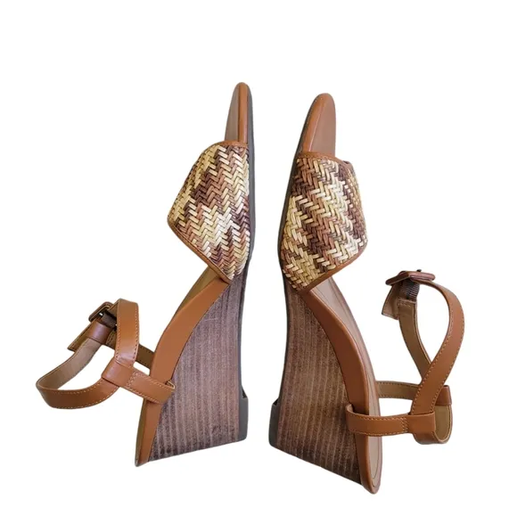 VIONIC Clarita Wedge Sandal 9