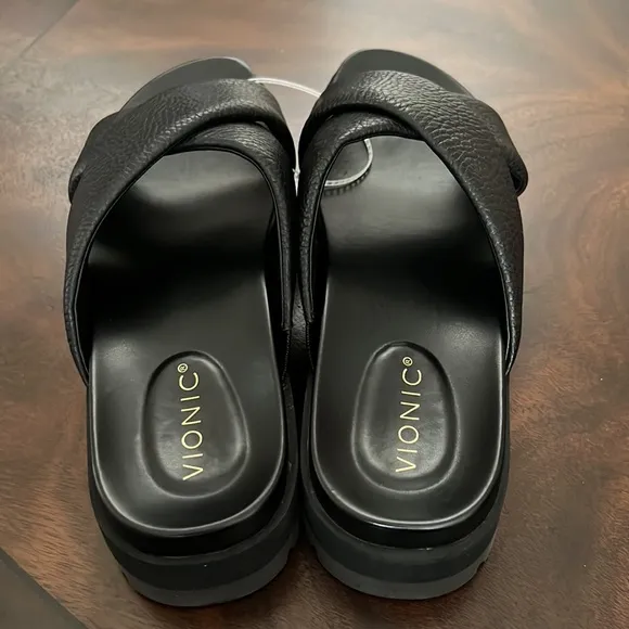 VionicVesta Leather Banded Platform Lug Sole Slide Sandals